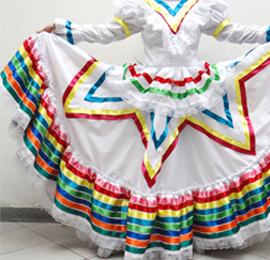 Vestido de Adelita blancoDamas El Faraón